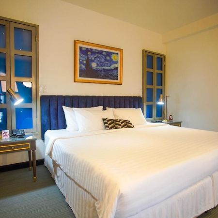 The Grandmaster Hotel Тагайтай Экстерьер фото